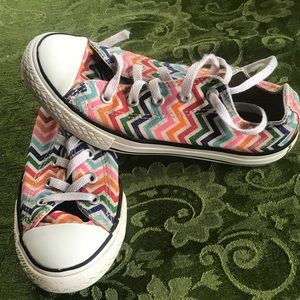 Girls size 2 converse